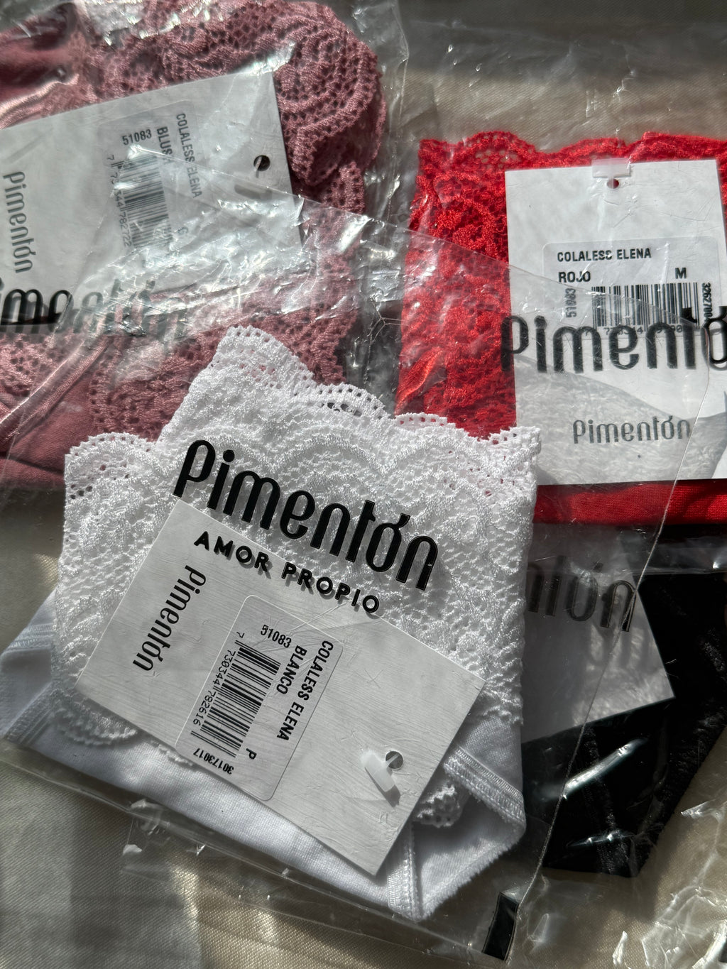 Colaless pimentón Elena