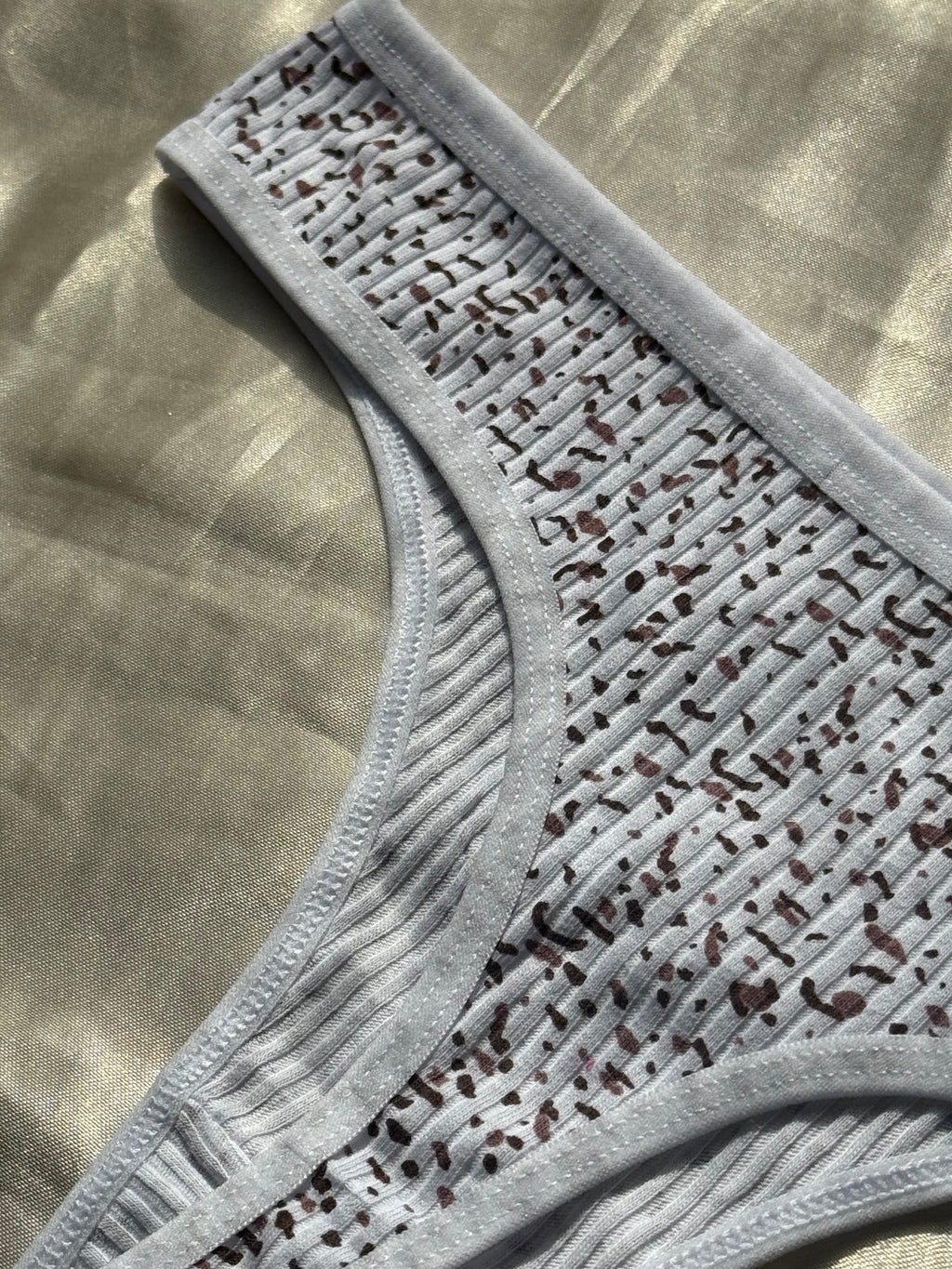 Colaless animal print