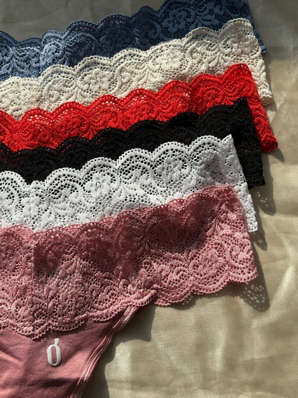 Colaless pimentón Elena