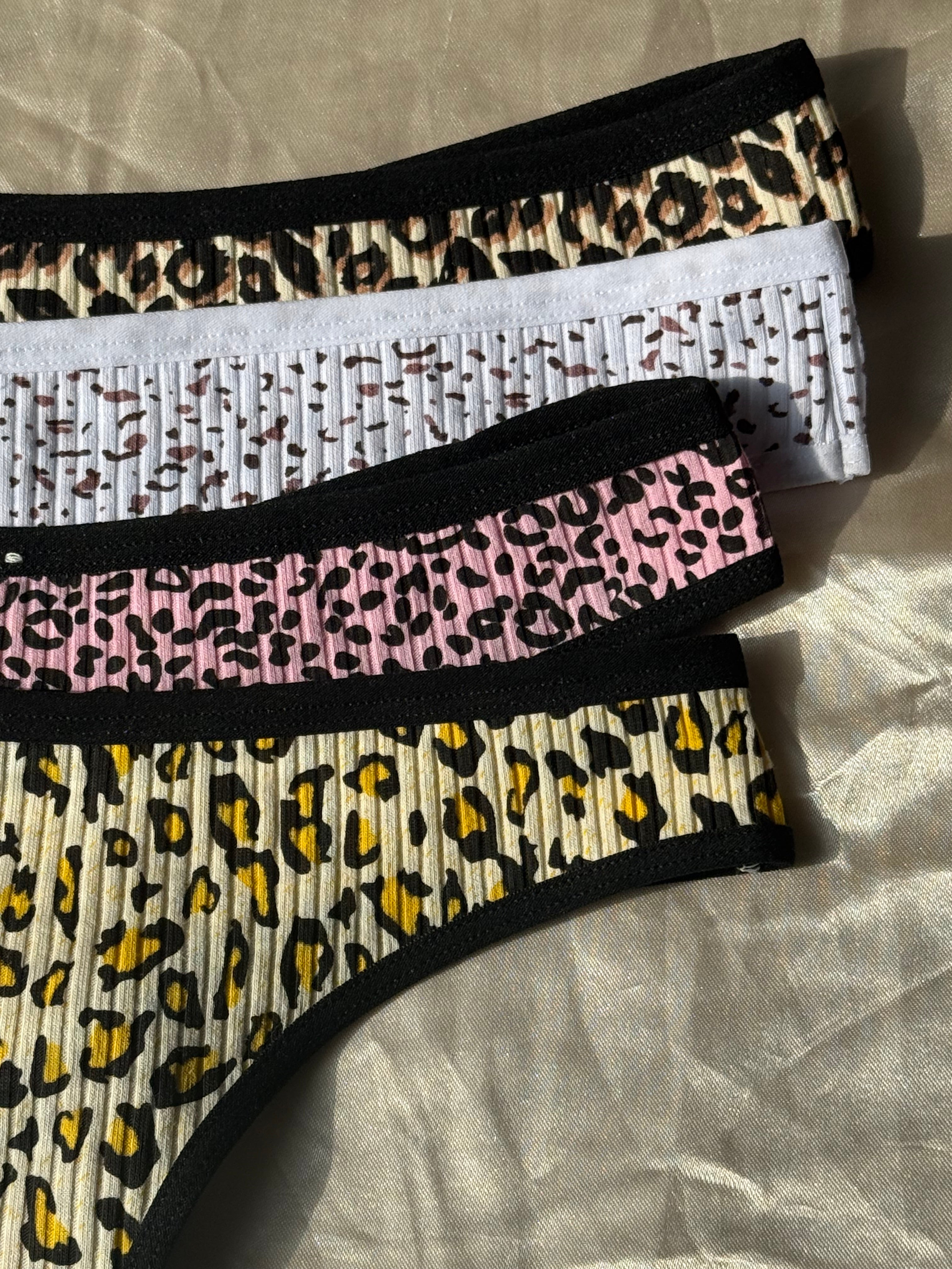 Colaless animal print